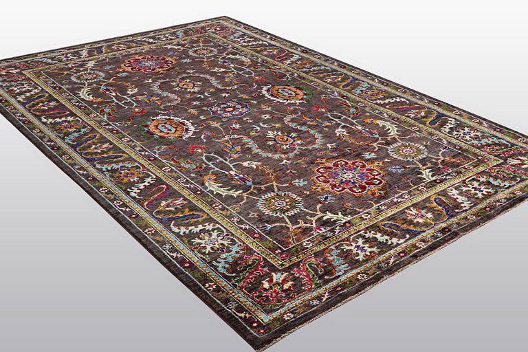 A carpet Zeigler design, ca 305 x 208 cm.