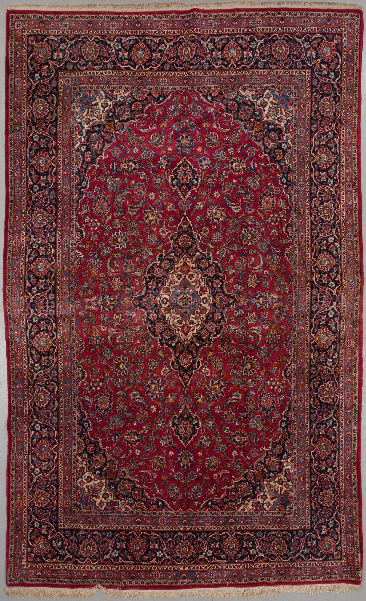 MATTA, semiantik, Keshan, ca 341 x 207 cm.