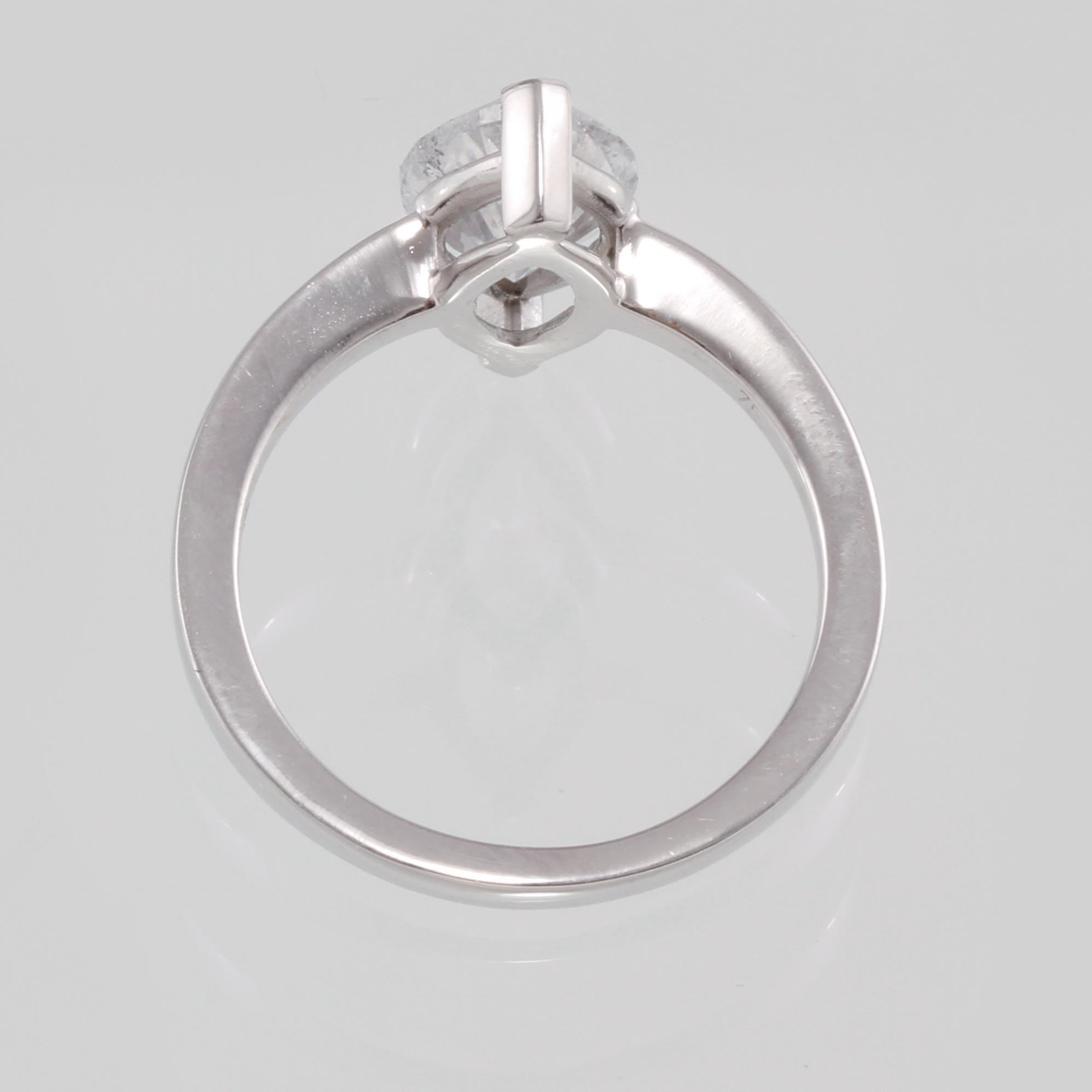 RING, 18K vitguld med navetteslipad diamant, ca 2.14 ct. Vikt 4.4 g.