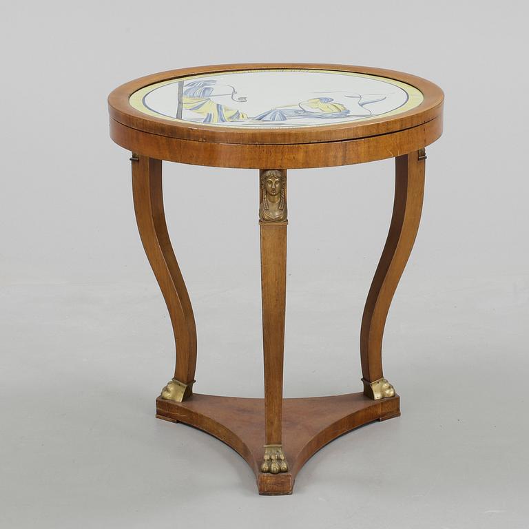 SALONGSBORD, Kalmar Fajans, 1900-talets första hälft.