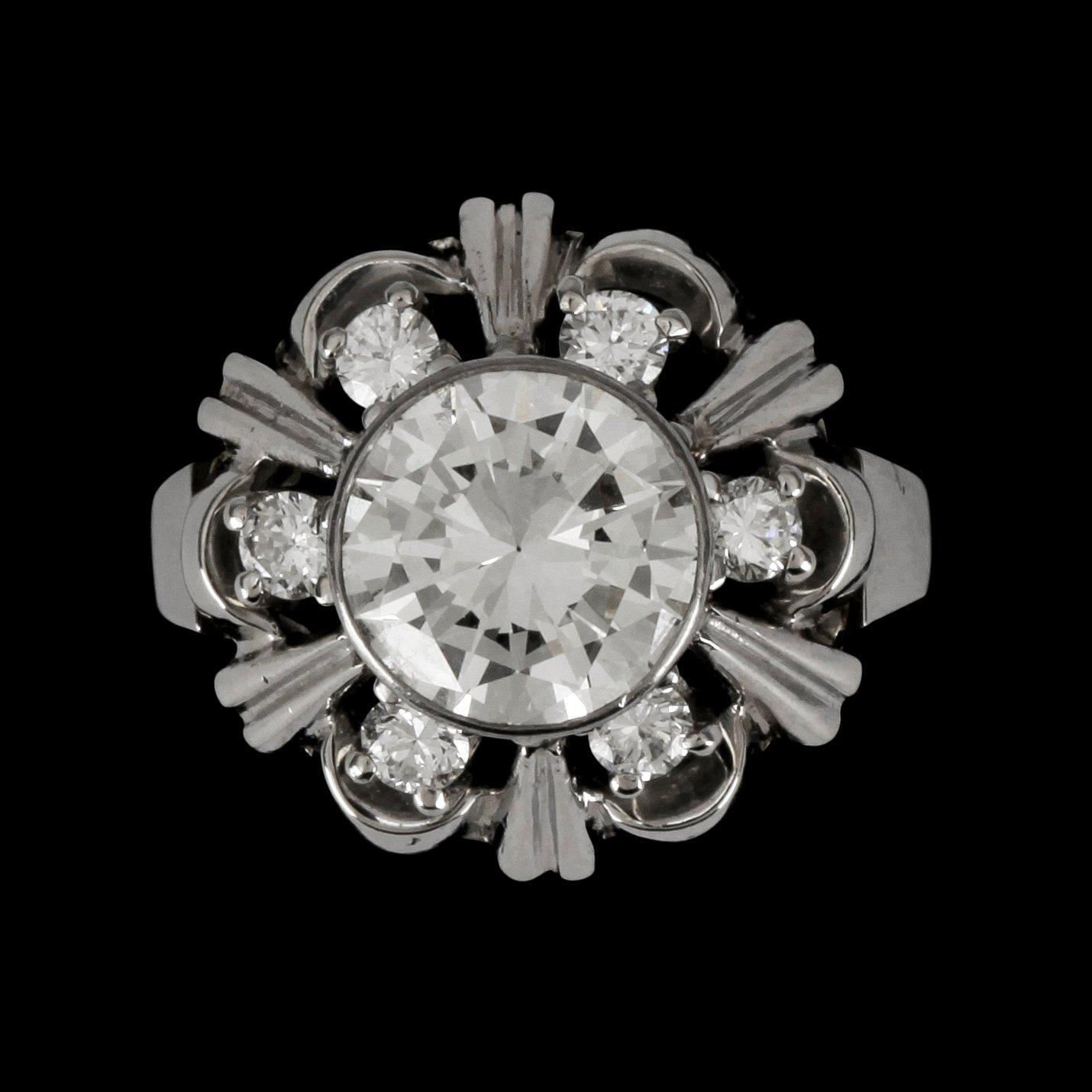 RING, briljantslipade diamanter totalt ca 2.30 ct. Mittsten ca 2.00 ct. Kvalitet ca I/VS.
