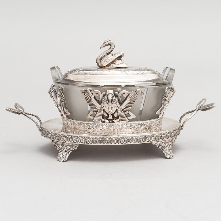 An 'Egyptian Empire style' caviar bowl c. 1900.