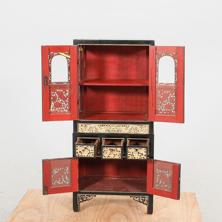 A Chinese 20th century cabinet.