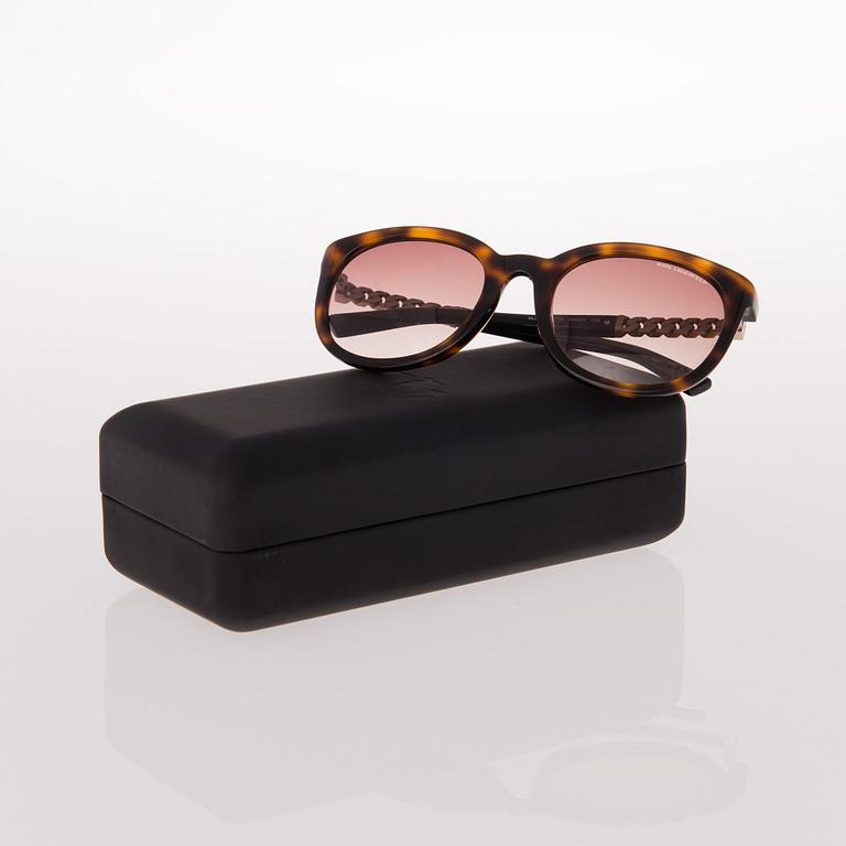 KARL LAGERFELD SUNGLASSES.