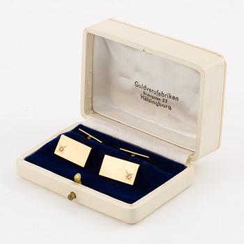 Cufflinks, a pair, 18K gold with octagon-cut diamonds.