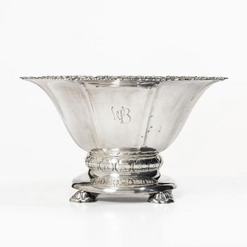 Kultakeskus Oy, skål på fot, silver, Tavastehus, Finland, 1934.