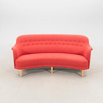 Carl Malmsten, sofa, "Runda Samsas", AB O.H. Sjögren 2010.