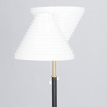 ALVAR AALTO,  golvlampa, modell A810, Valaisinpaja, 1990-tal.