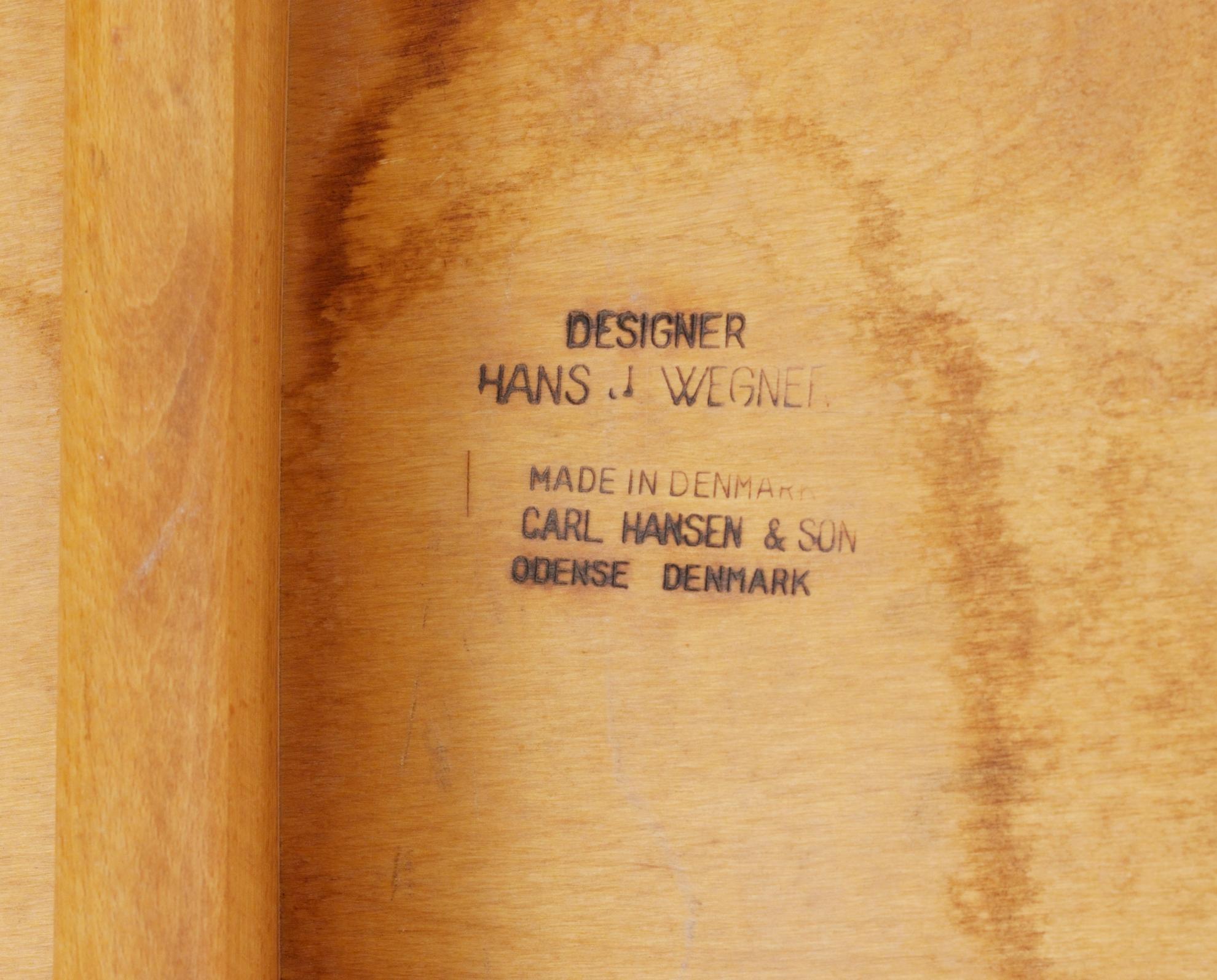 HANS J WEGNER
Stolar, 8 st "Savbukkestolen", Carl Hansen & Son, Odense, Danmark 1950-60-tal.