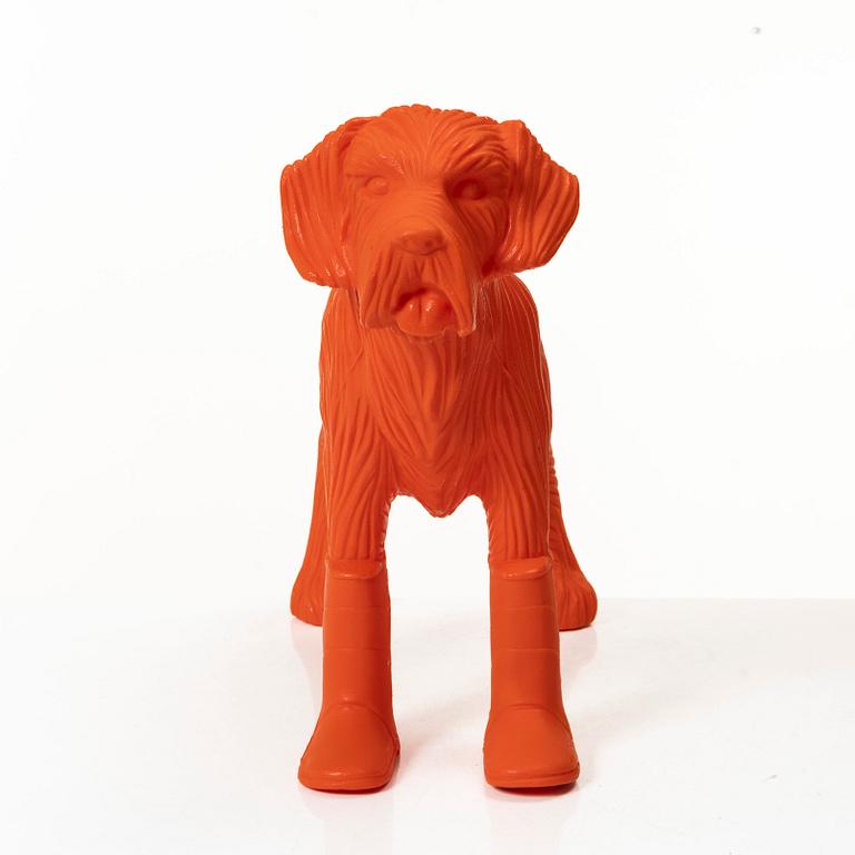 William Sweetlove, "Cloned Schnauzer with water bottle". (Orange).
