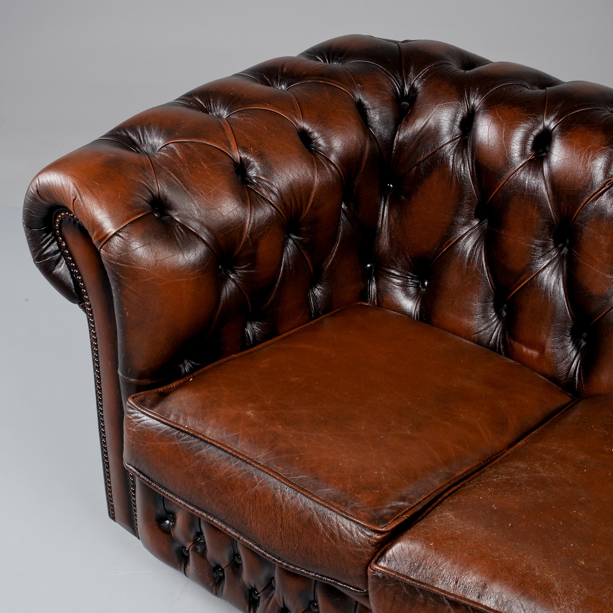 SOFFA chesterfieldmodell, Winchester Furniture, 1900-talets andra hälft.