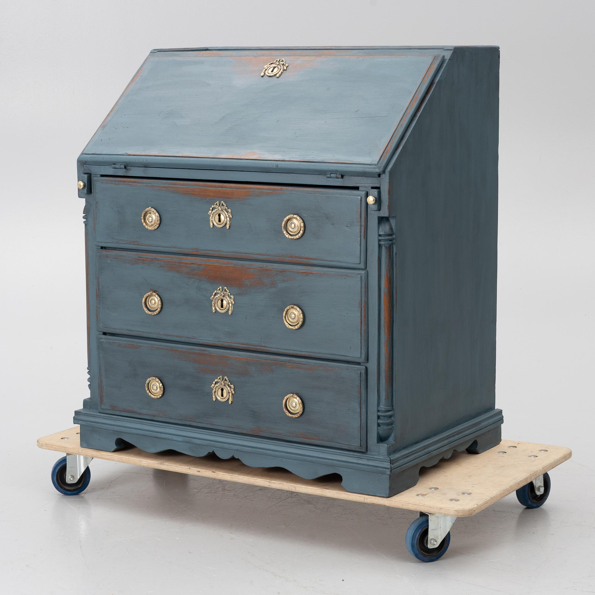 A chiffonnier, 19th century.