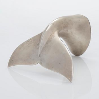 Pekka Piekäinen, "Whale tail", skulptur, sterlingsilver, PlatinOro, Åbo 2006.