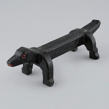 ELDHUND, gjutjärn, 1900-talets andra hälft.