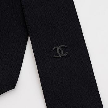 Chanel, a black silk bandeau, size S.