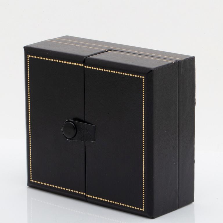 Earrings 18k whitegold, 2 briolette-cut rock-crystals and 2 brilliant-cut diamonds 0,20 ct TW VVS.