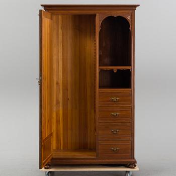 KLÄDSKÅP/GARDEROB, jugend, 1900-talets början.