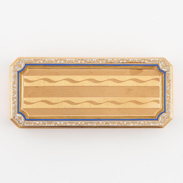 A probably early 19th century 14K gold box with enamel, probably Hanau.