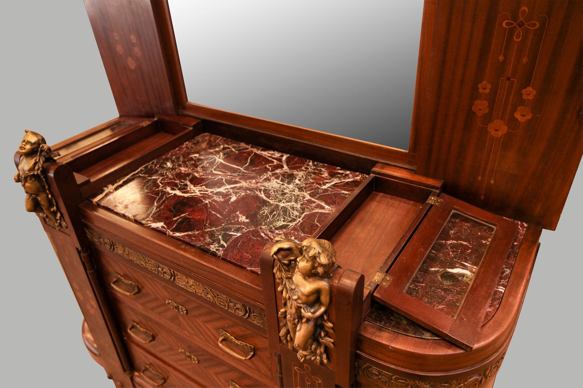 BYRÅ MED UPPSATS, Sydeuropa, 1900-talets första hälft.