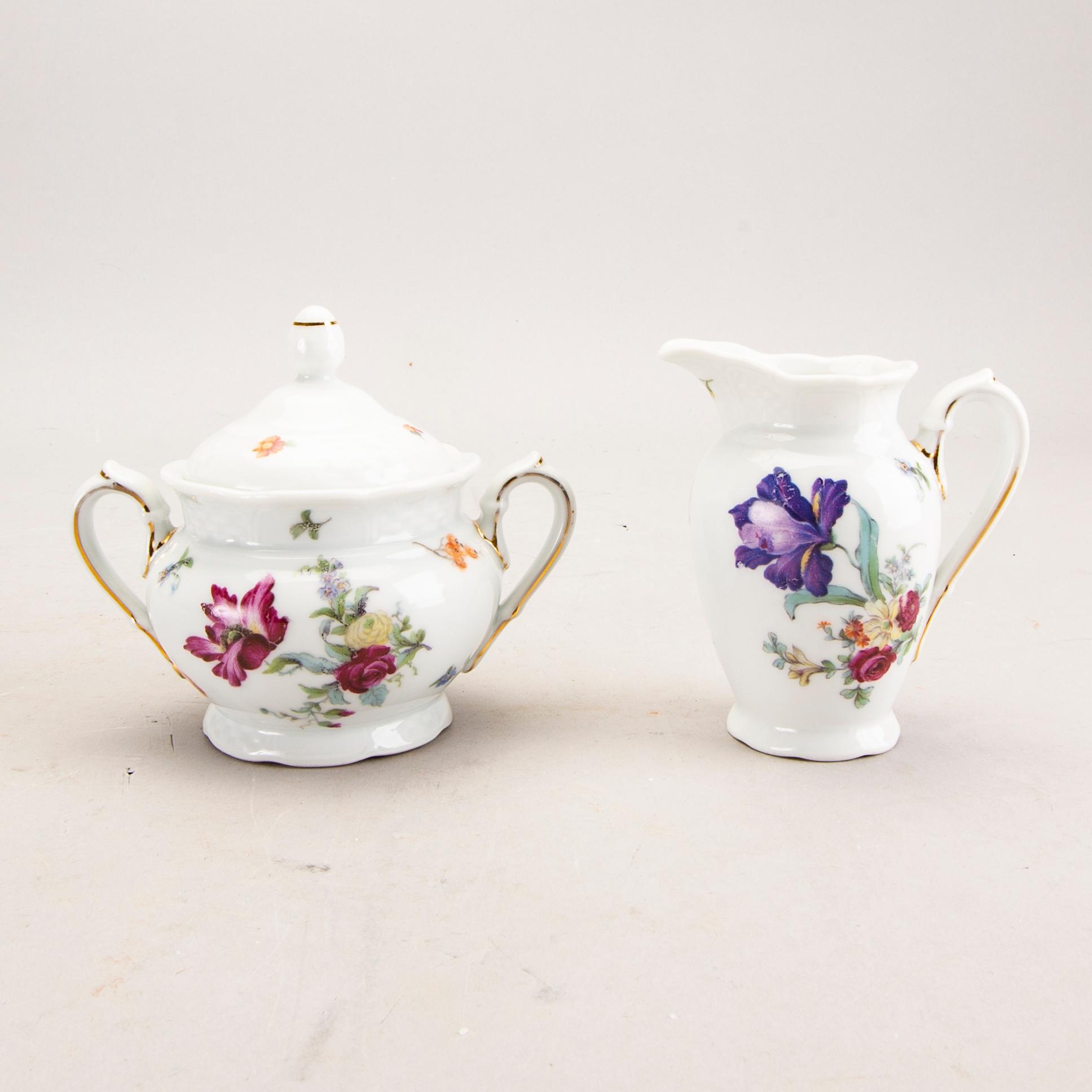 A 76 pcs Rosenthal porcelain service mid 1900s.