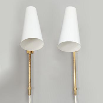 Paavo Tynell, a pair mid-20th century '9459' wall lights for Idman.