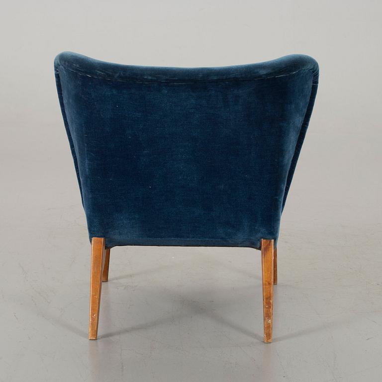 A EASY CHAIR 1940/50'S.