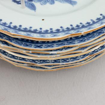 A set of 24 Chinese export porcelain plates, Qing dynasty, Qianlong (1736-95).