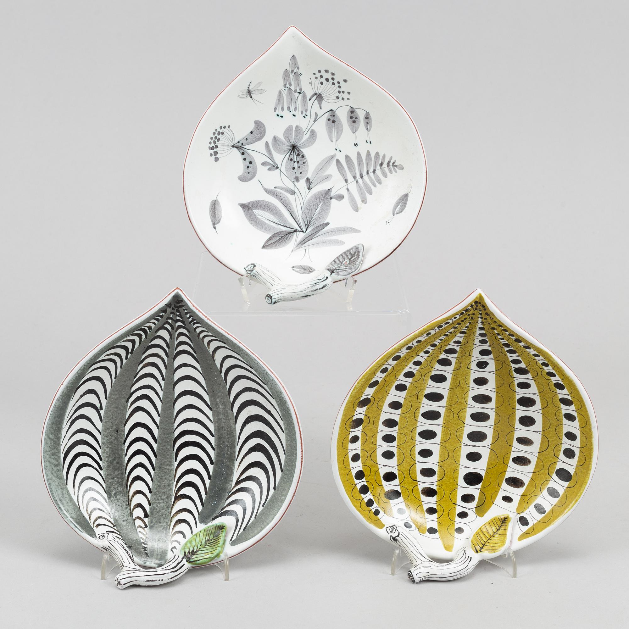 Stig Lindberg, three earthenware dishes, Gustavsberg studio.