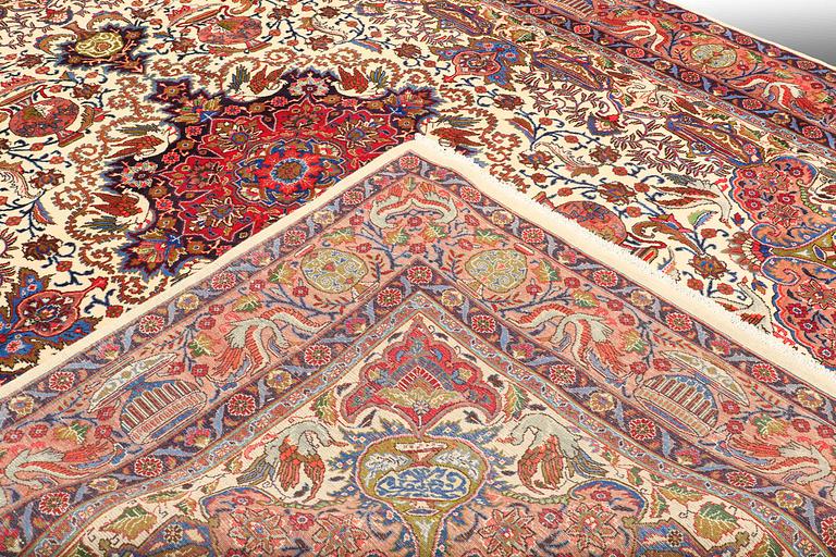 A CARPET Figural Kashmar, around 390 x 295 cm.