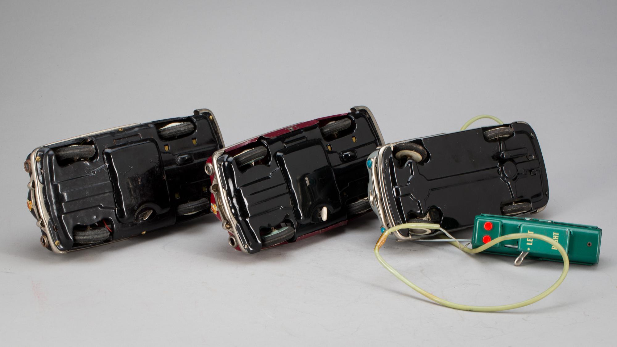 LEKSAKSBILAR, plåt, 3 st, bland annat ATC ASAHI TOY Co 1949.