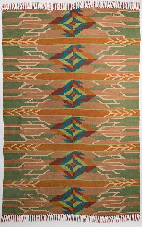 LAILA KARTTUNEN, A 1920s Finnish flat weave carpet for Wetterfoff. Circa 318x210 cm.