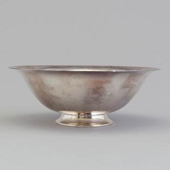 HARALD NIELSEN, a silver bowl from Georg Jensen, Denmark.