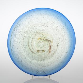 Oiva Toikka, a glass dish signed Oiva Toikka Nuutajärvi Notsjö.