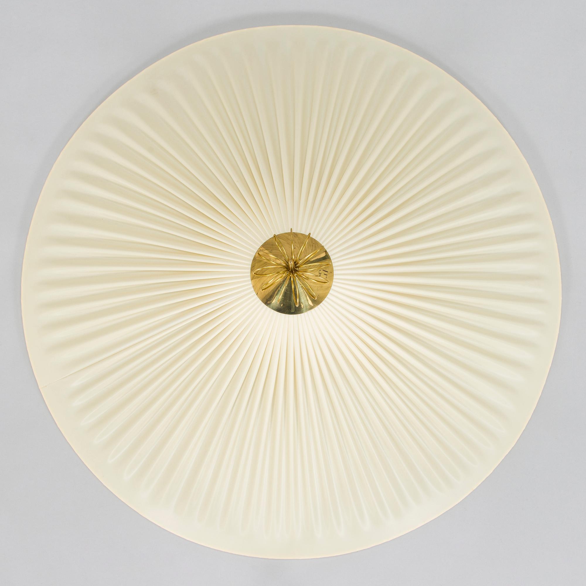 Paavo Tynell, taklampa / takplafond, modell 1076 / 80220, Idman 1900-talets mitt.
