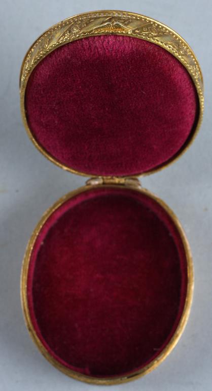 SNUSDOSOR, 2 st, med MINIATYRMÅLERI, bl.a. silver, 1800/1900-tal.