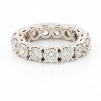 Ring full eternity 18K white gold with brilliant-cut diamonds.
