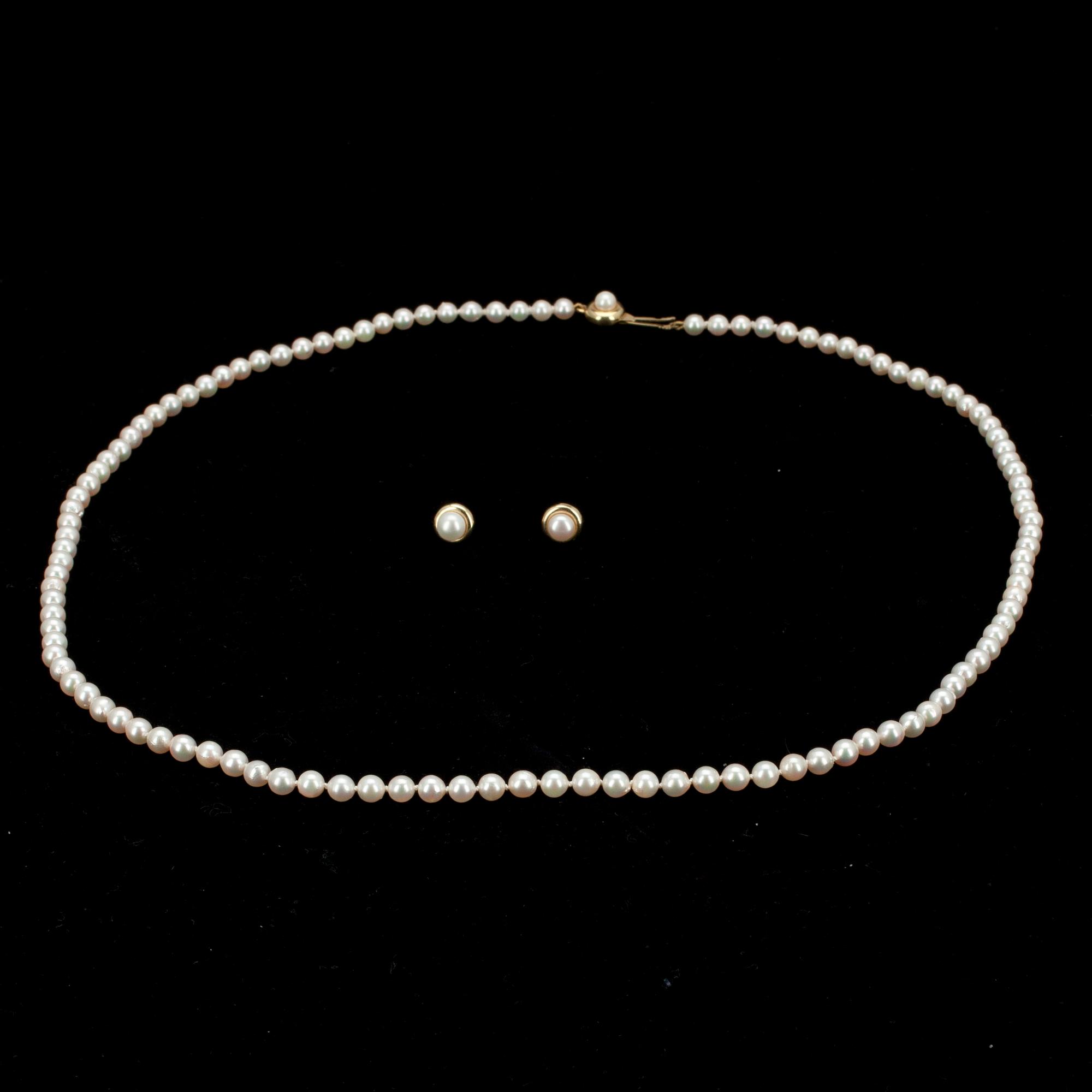 PÄRLCOLLIER samt ÖRHÄNGEN, lås i guld 14K, odlade pärlor, 1900-talets slut.