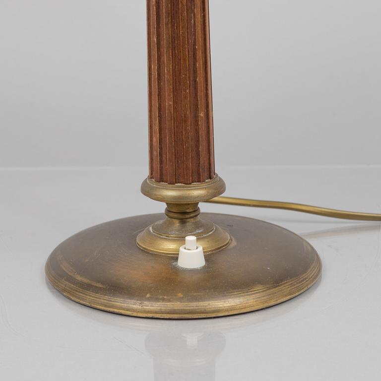 Erik Tidstrand eller Bertil Brisborg, a model "30246" table lamp, Nordiska Kompaniet, 1940's.