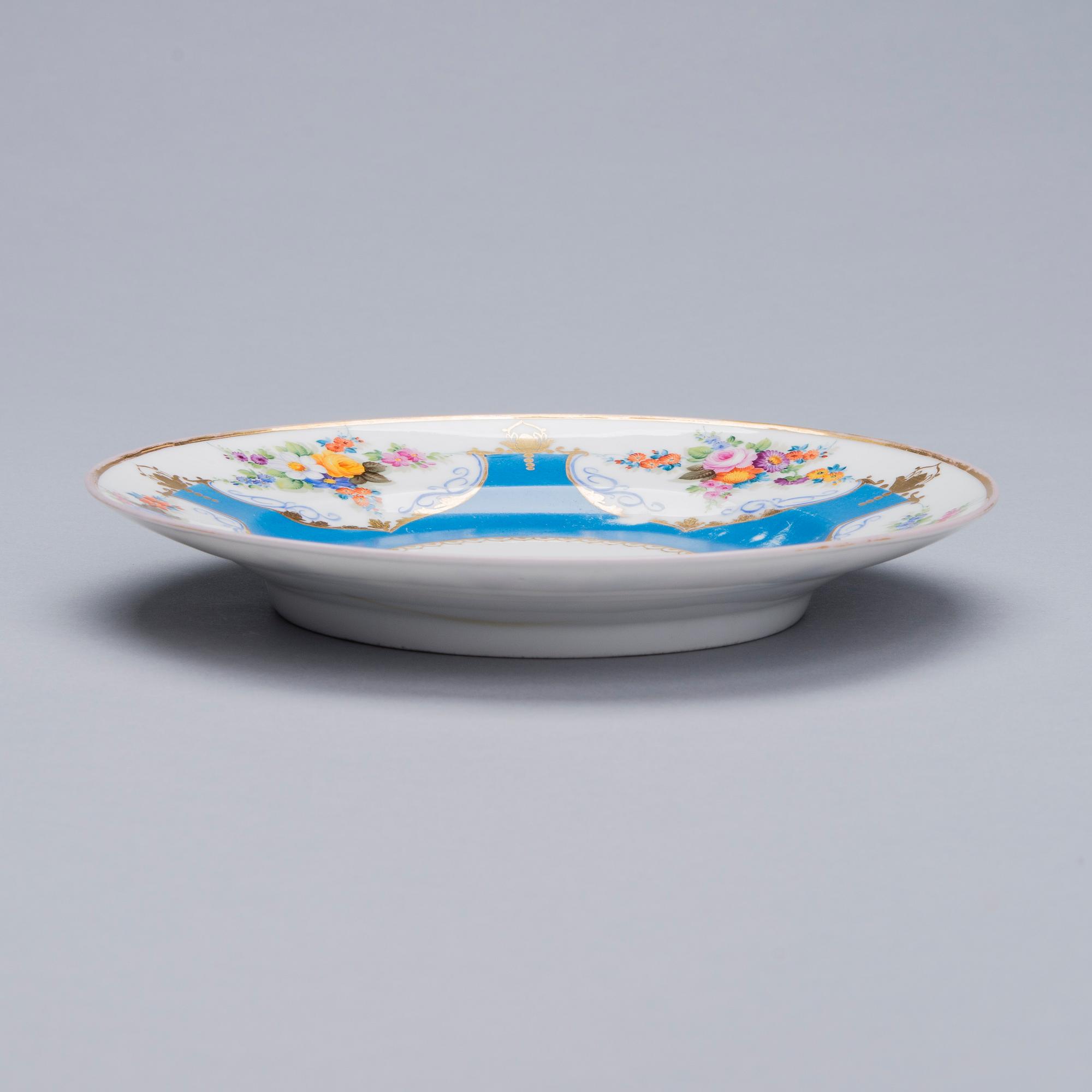 A RUSSIAN PLATE, porcelain, The Popov Factory ca 1850-1870.