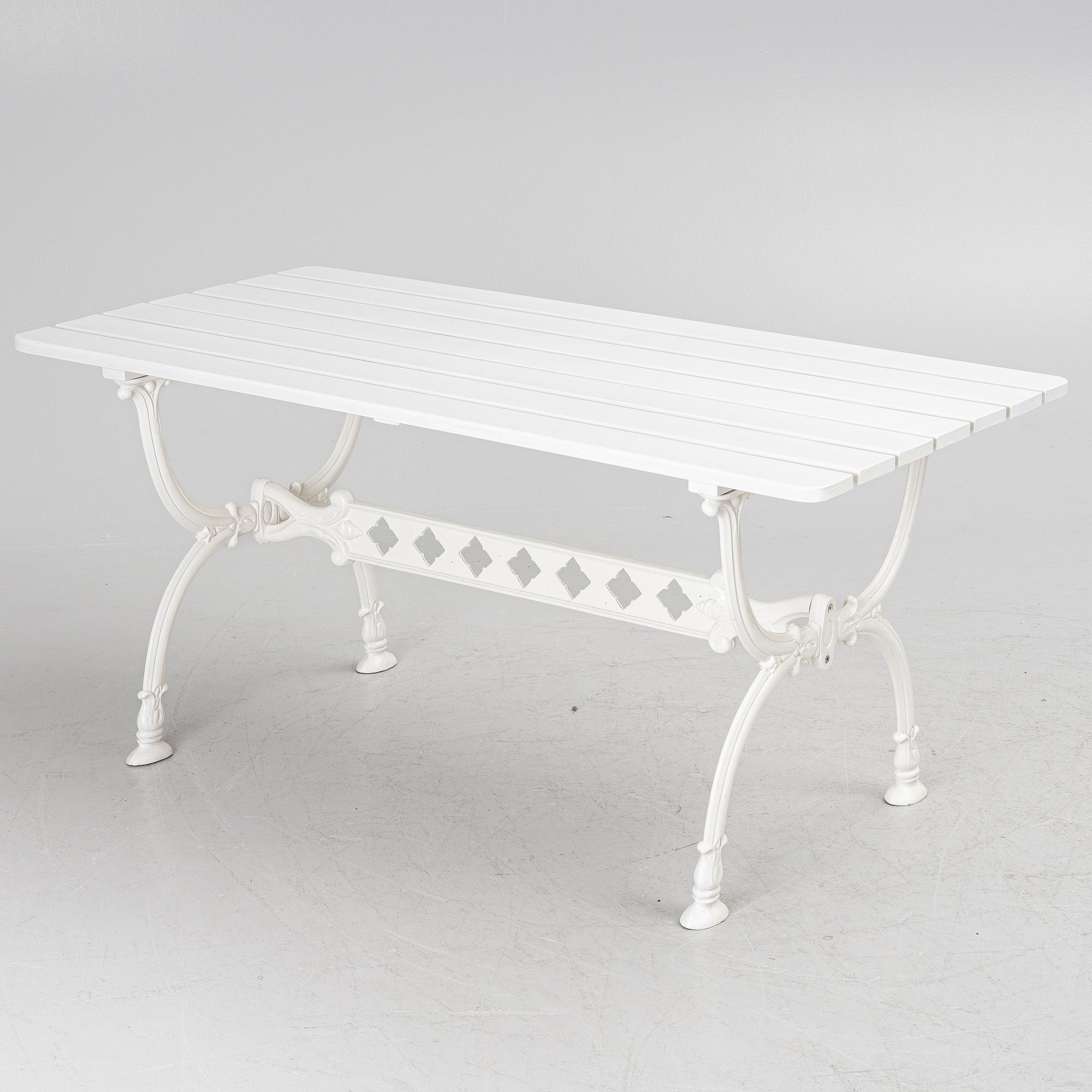 Trädgårdsgrupp, 4 delar, Byarum, 1900-talets andra hälft.