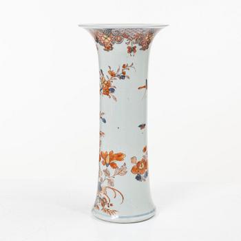 Vas, porslin, Kina, Qingdynastin, 1700-tal.