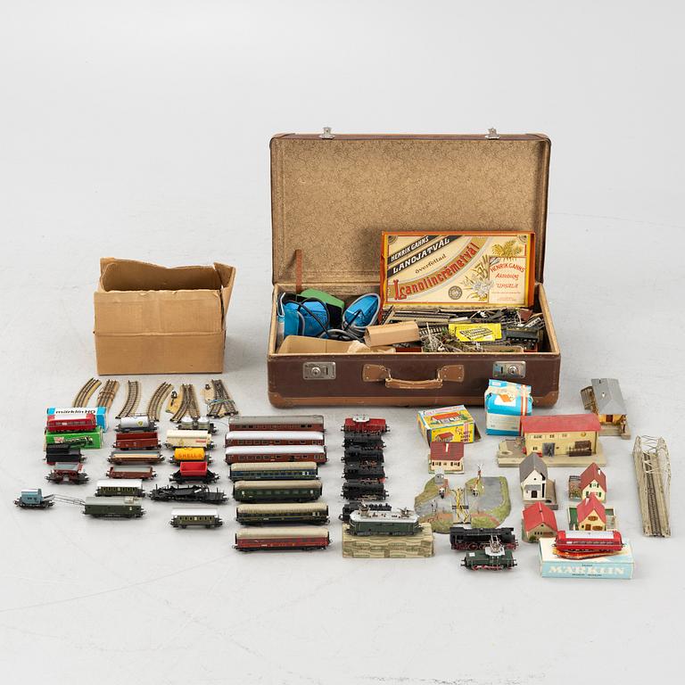 Märklin, bland annat, samling med lok, vagnar och tillbehör, 1950-60-tal.
