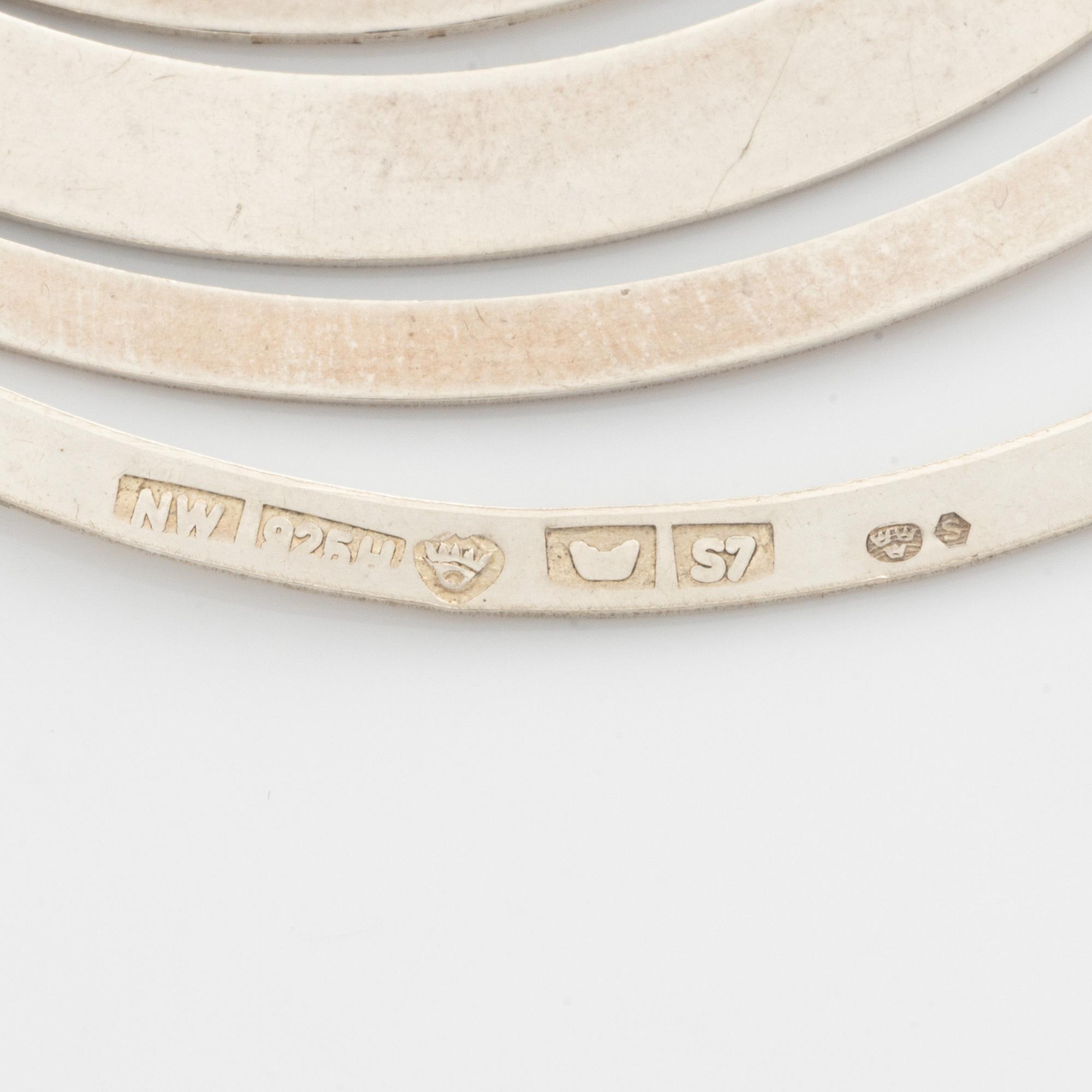 Tapio Wirkkala, Örhängen "Hopeakuu", sterlingsilver.