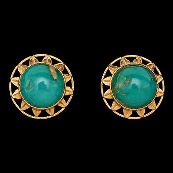 ÖRHÄNGEN, två par, 18k guld, ett par med cabochonslipade turkoser, 1900-tal. Tot vikt 5 g.