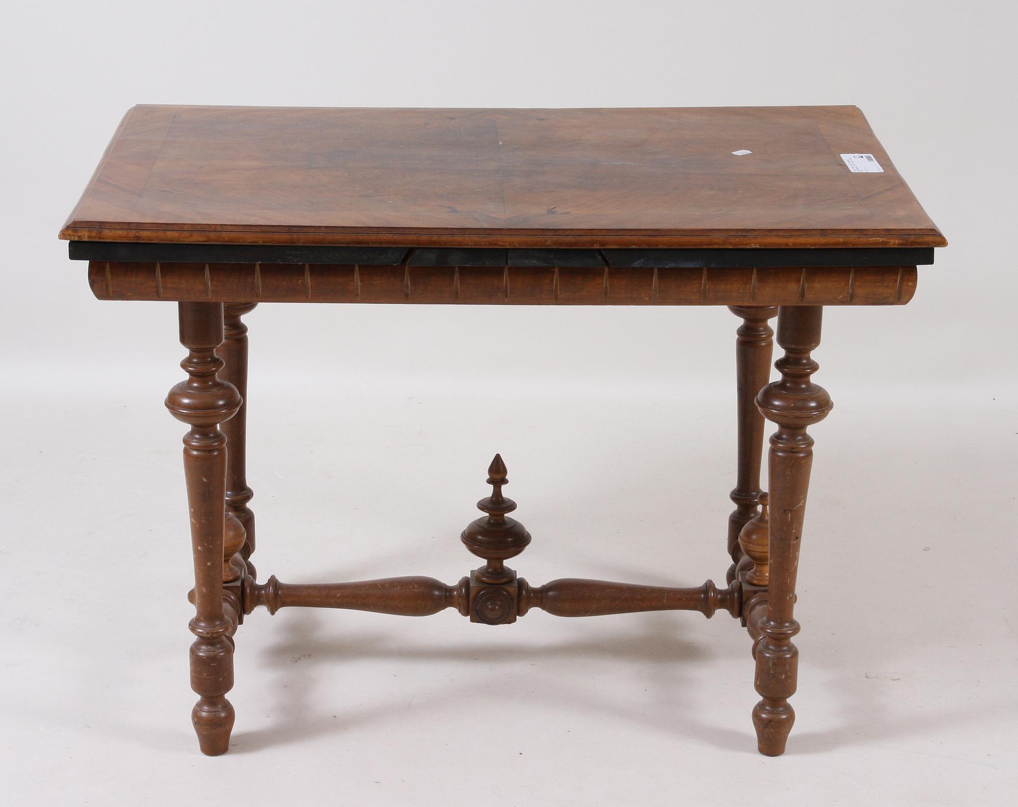 SOFFA samt SOFFBORD, nyrenässans, 1800-talets andra hälft.