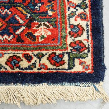 A carpet, Antique/semi-antique Mahal, ca  340 x 130-138 cm.