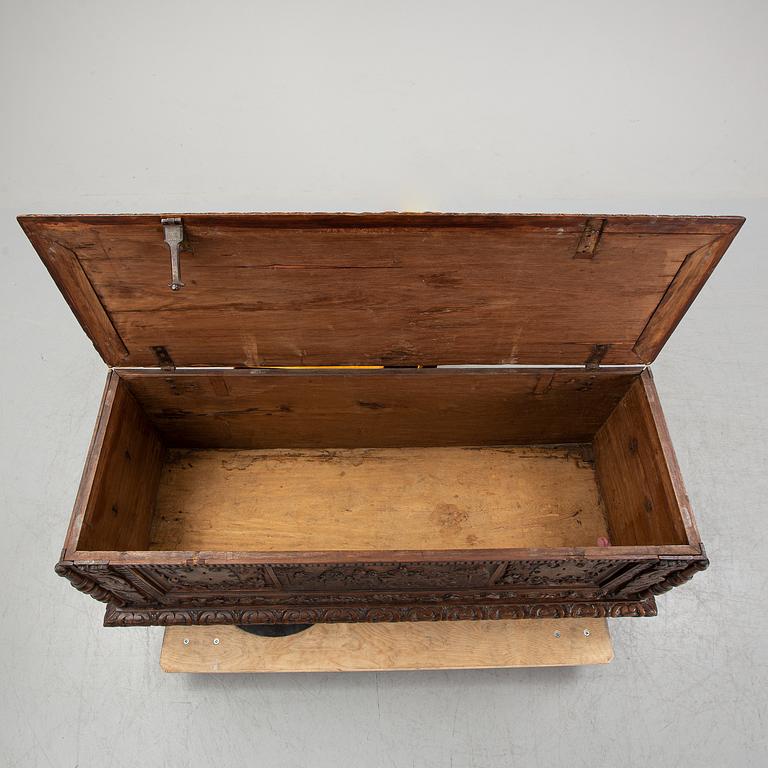 Casonne / Kista, renässansstil, sydeuropa, 1800-tal eller äldre.