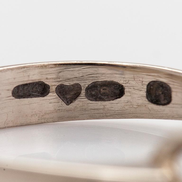 Sormus, 14K valkokultaa, briljanttihiottu timantti n. 0.52 ct. Suomalaiset leimat.