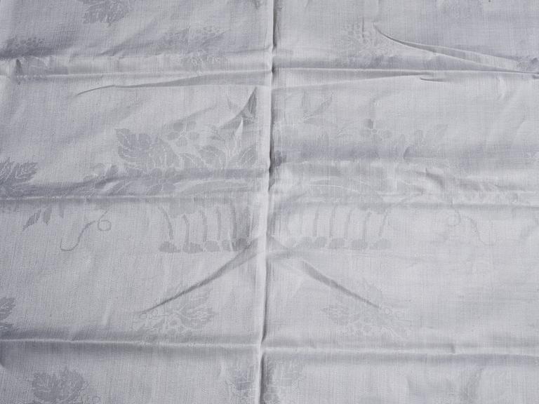Teduk, linnedamast, "Lilla blomsterkorgen", ca 143,5 x 144 cm.