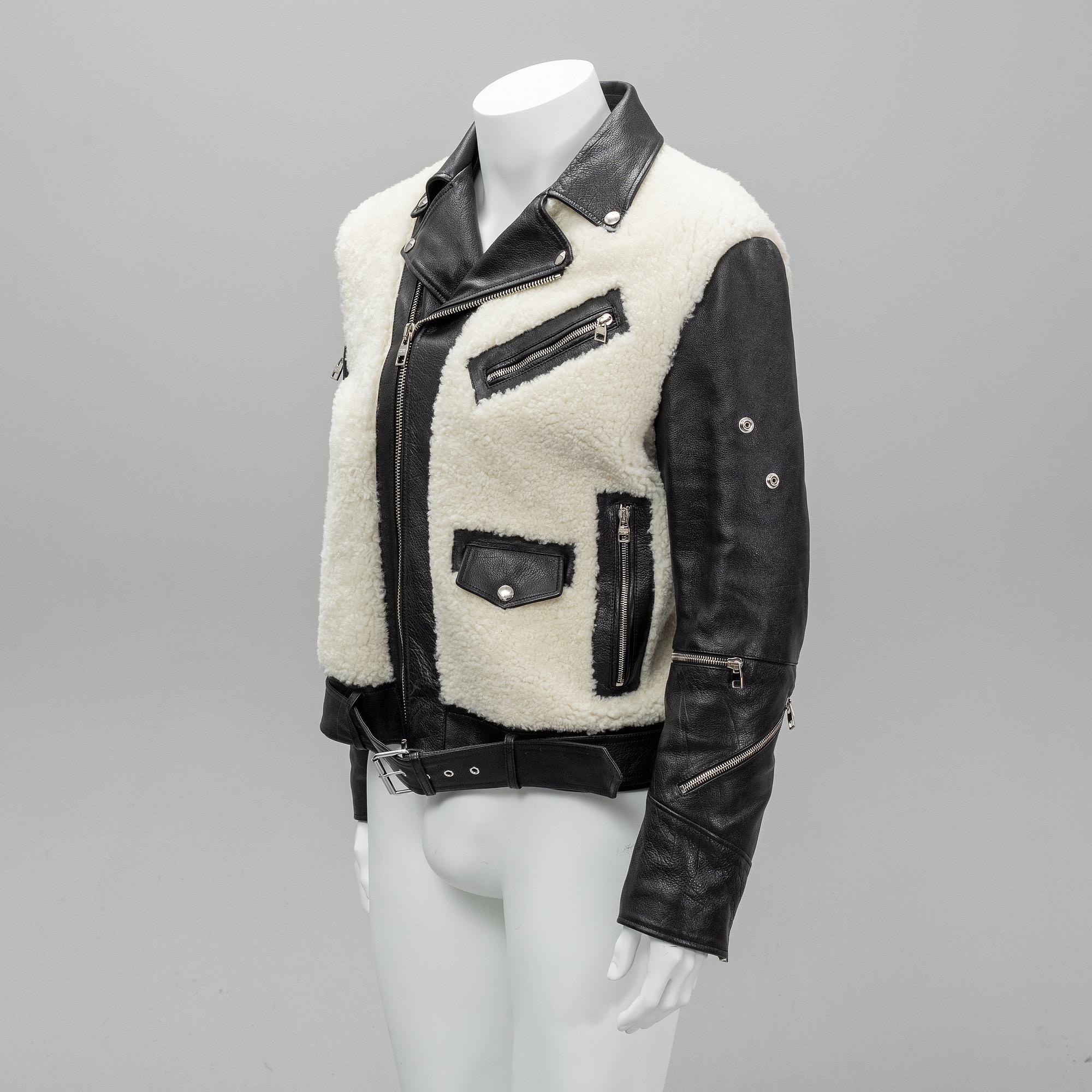 Alexander McQueen, a buffalo and lamb skinn leather jacket, 2018, Italian size 52.